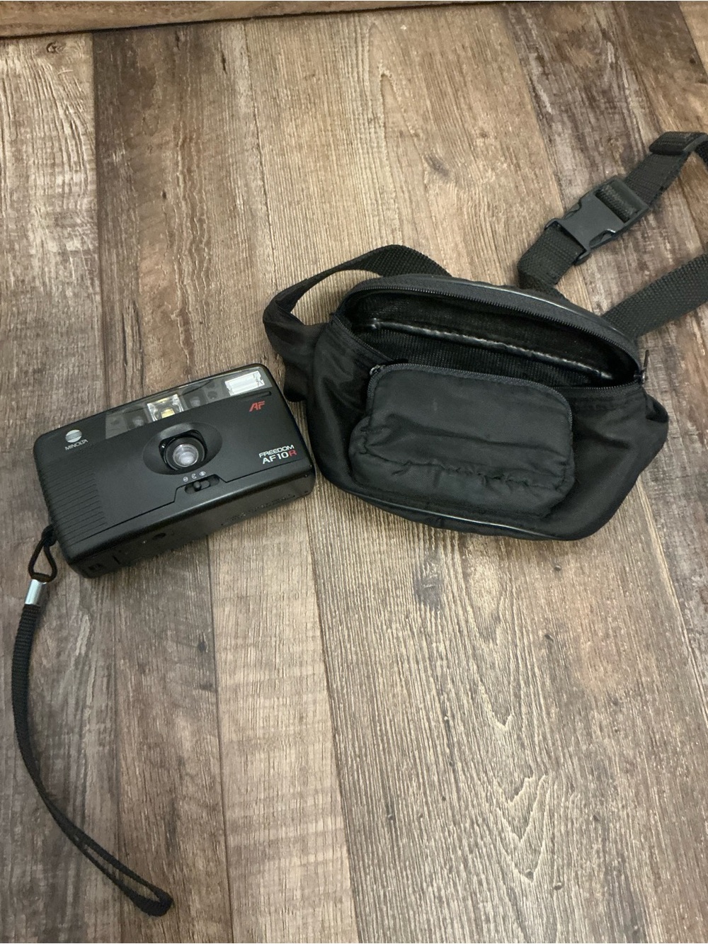 Minolta Freedom AF10R Date 35mm Point & Shoot Camera Tested And Works
